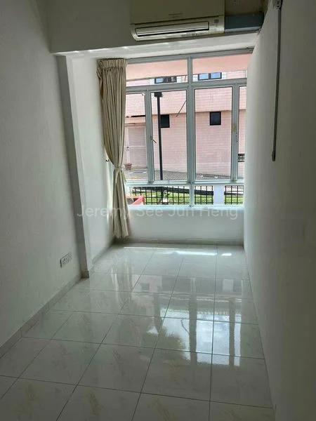 6 Bed Corner Terrace (Landed) for Sale in  Fortuna Gardens - Image 1
